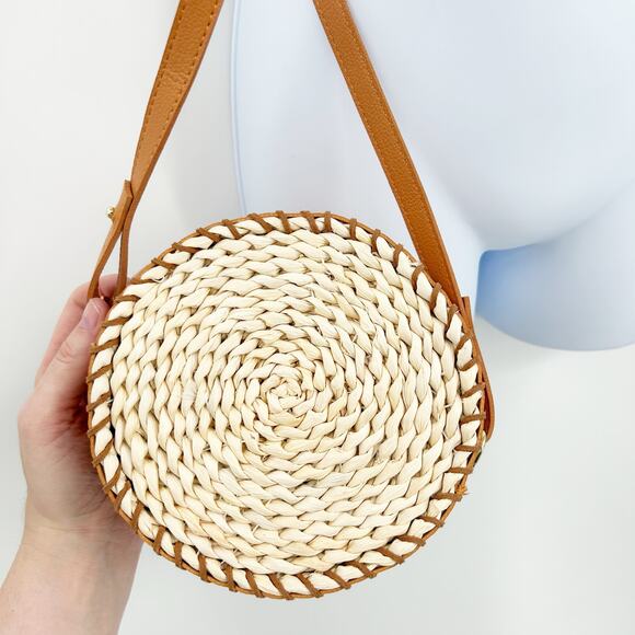 Bath & Body Works Womens Boho Summer Beach Woven Straw Round Crossbody Bag Beige - Picture 7 of 7